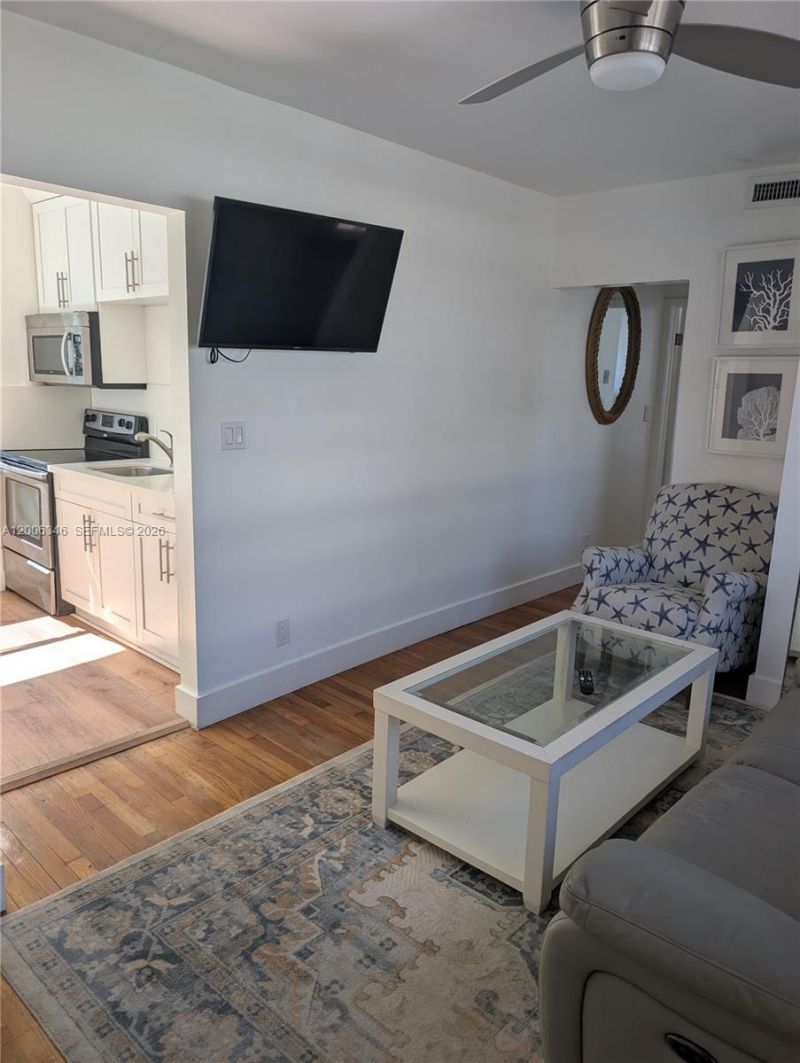 326 Wilson St , Unit 201, Hollywood, FL 33019 Photo