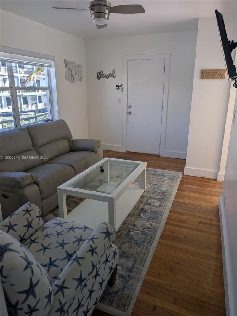 326 Wilson St , Unit 201, Hollywood, FL 33019 Photo