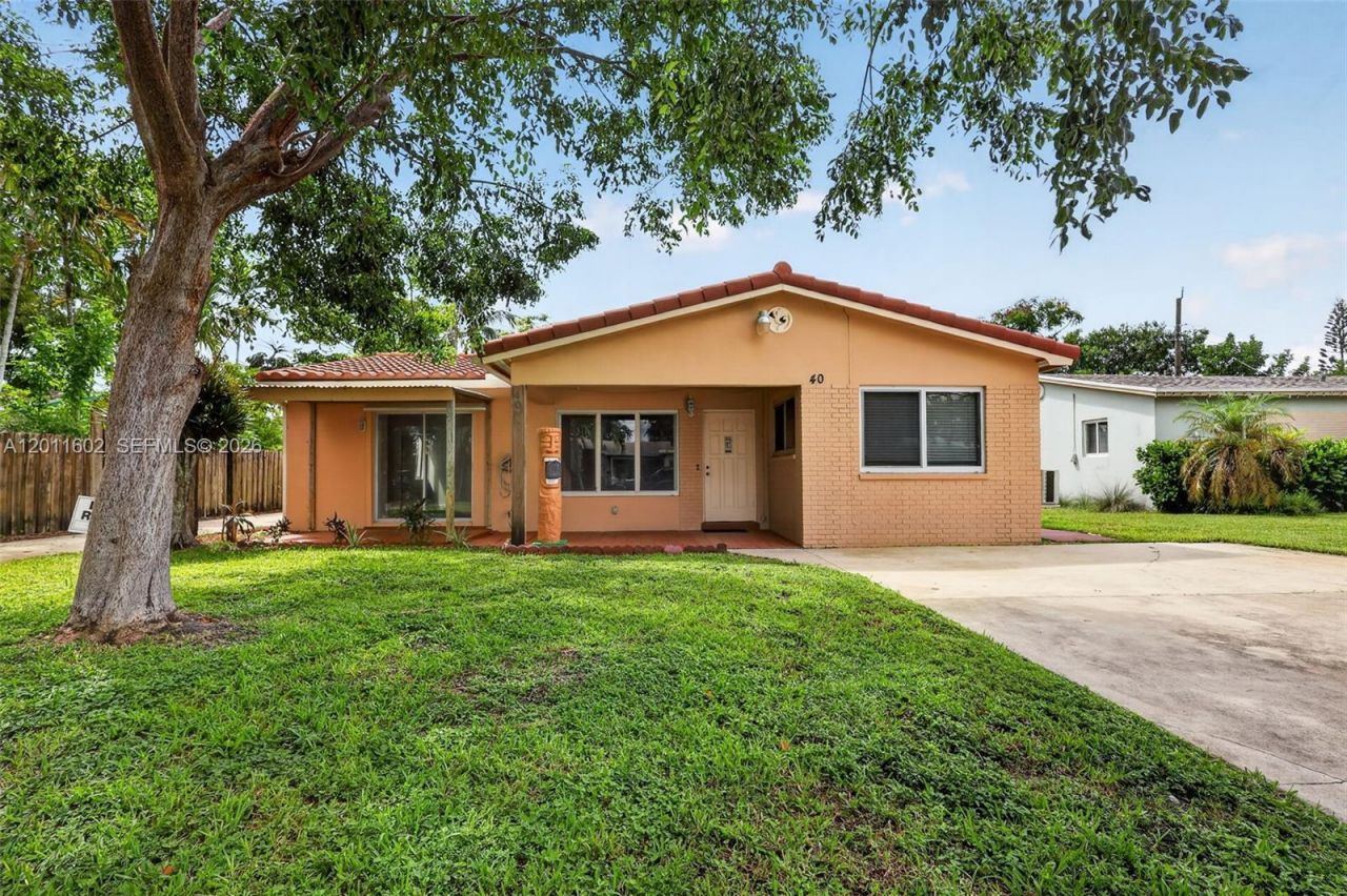 40 SE 8th St, Dania Beach, FL 33004 Main Photo