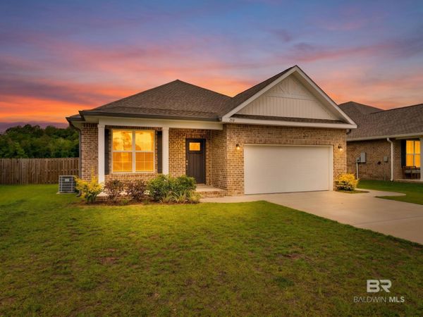 390 Wickman Avenue, Gulf Shores, AL 36542