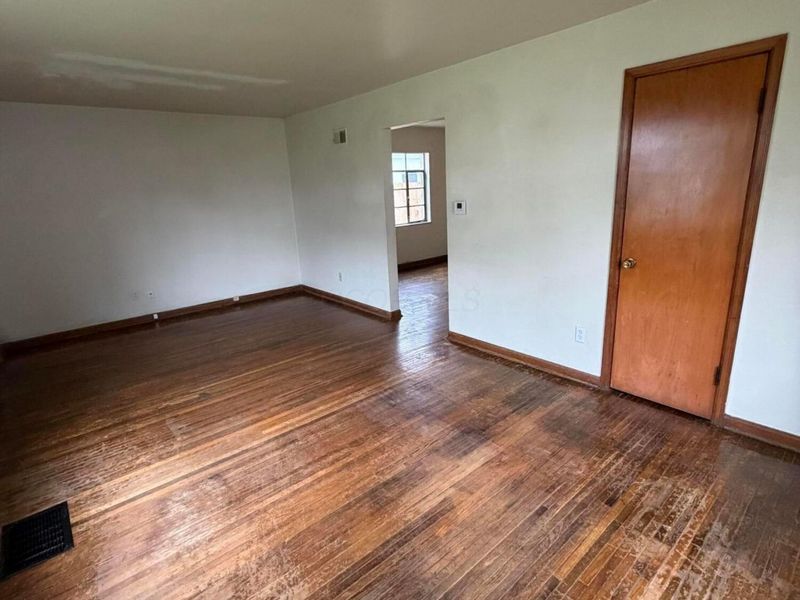 56 Broadlawn Avenue , Columbus, OH 43228 Photo 9
