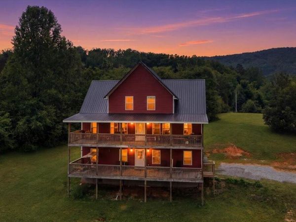 2560 Schisandra Lane, Cosby, TN 37722