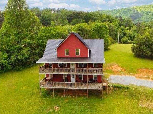 2560 Schisandra Lane, Cosby, TN 37722