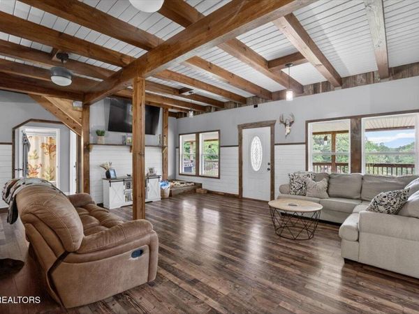 2560 Schisandra Lane, Cosby, TN 37722