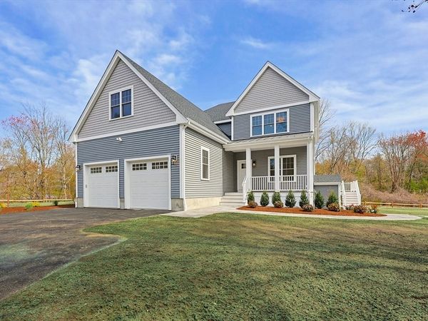 889 Maple Street, Mansfield, MA 02048