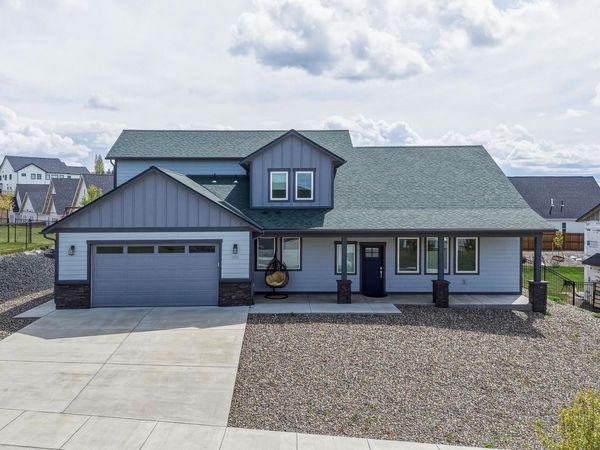 2165 NW Canyon View Dr, Pullman, WA 99163