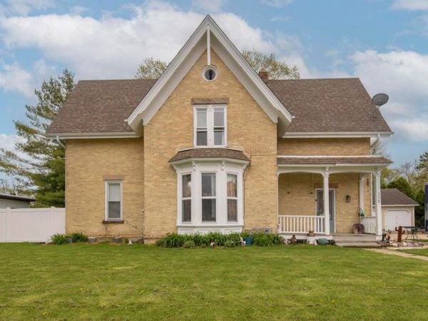 308 Kettle Moraine DRIVE, Slinger, WI 53086