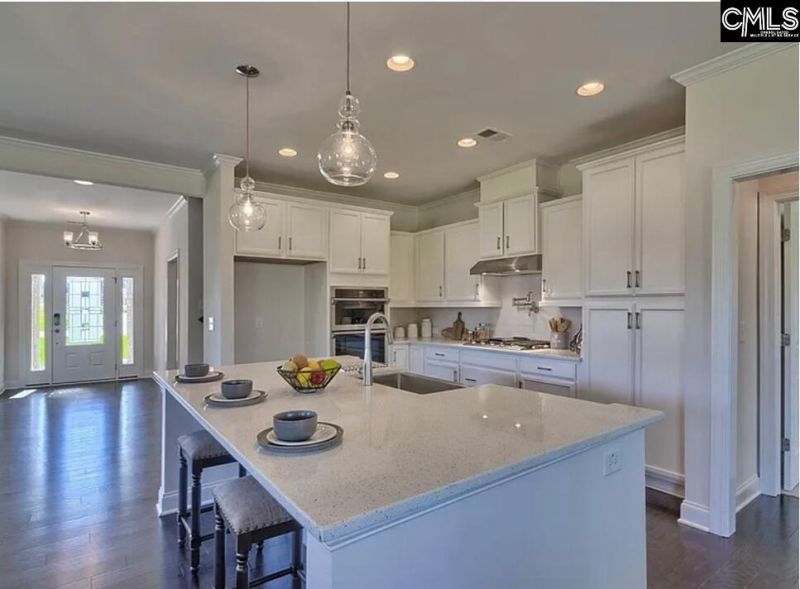 426 Club View Drive  Photo 5