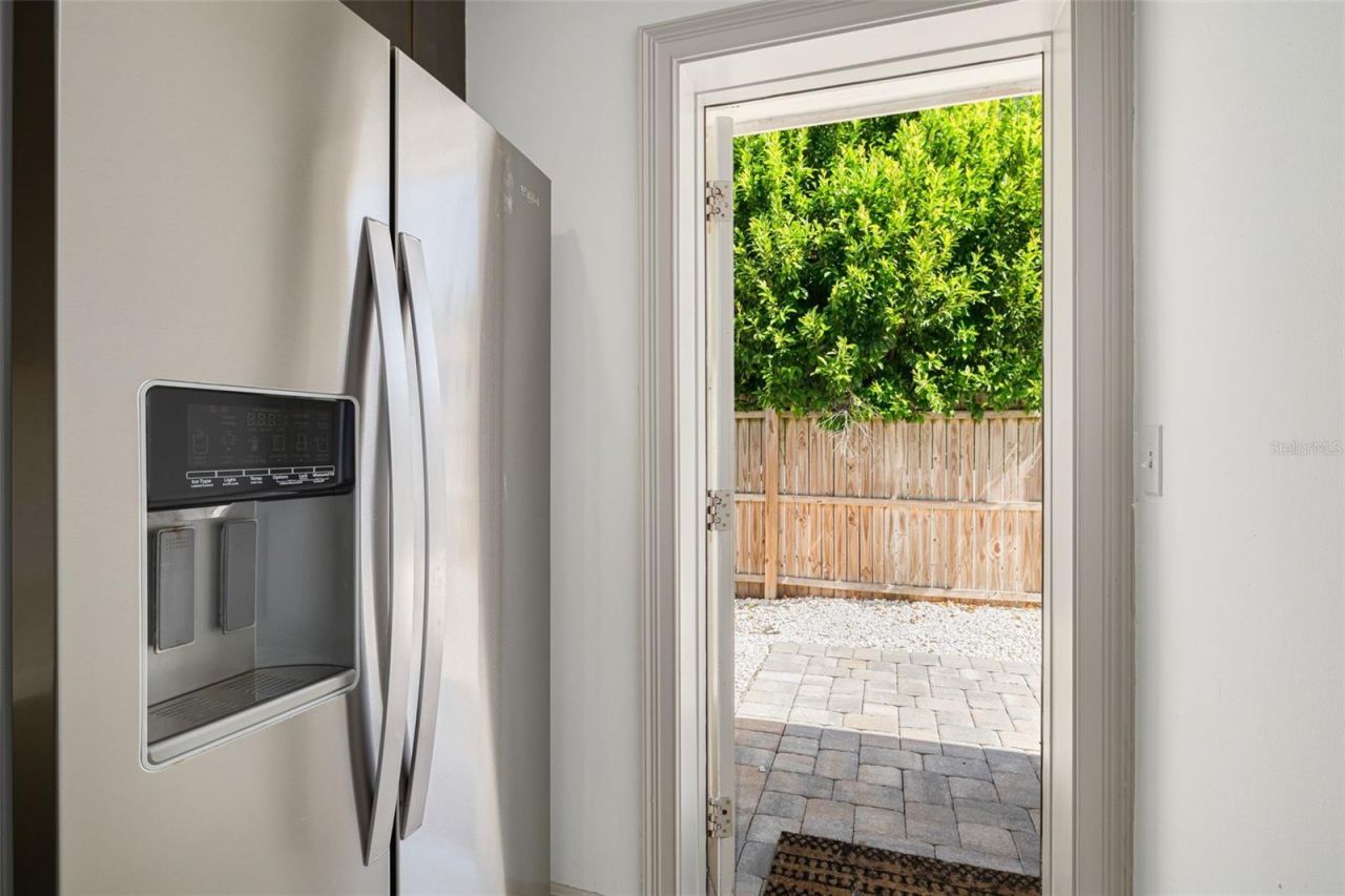 535 32nd Avenue N, Unit 5, Saint Petersburg, FL 33704 Photo