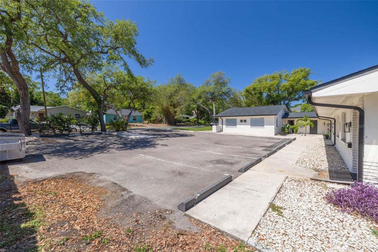 535 32nd Avenue N, Unit 5, Saint Petersburg, FL 33704 Photo