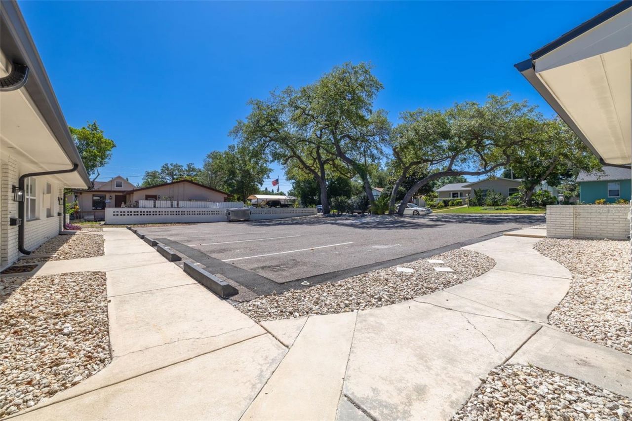 535 32nd Avenue N, Unit 5, Saint Petersburg, FL 33704 Photo