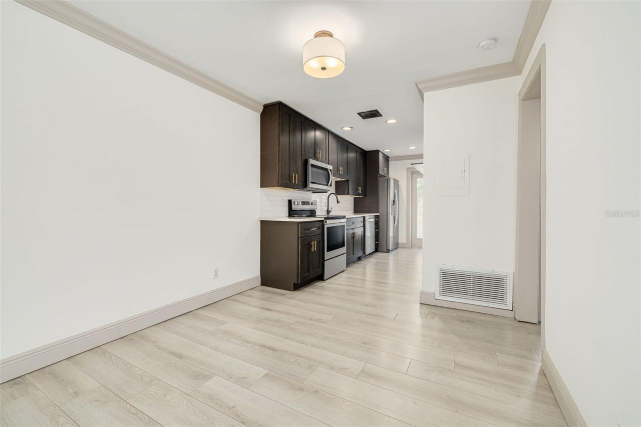 535 32nd Avenue N, Unit 5, Saint Petersburg, FL 33704 Photo