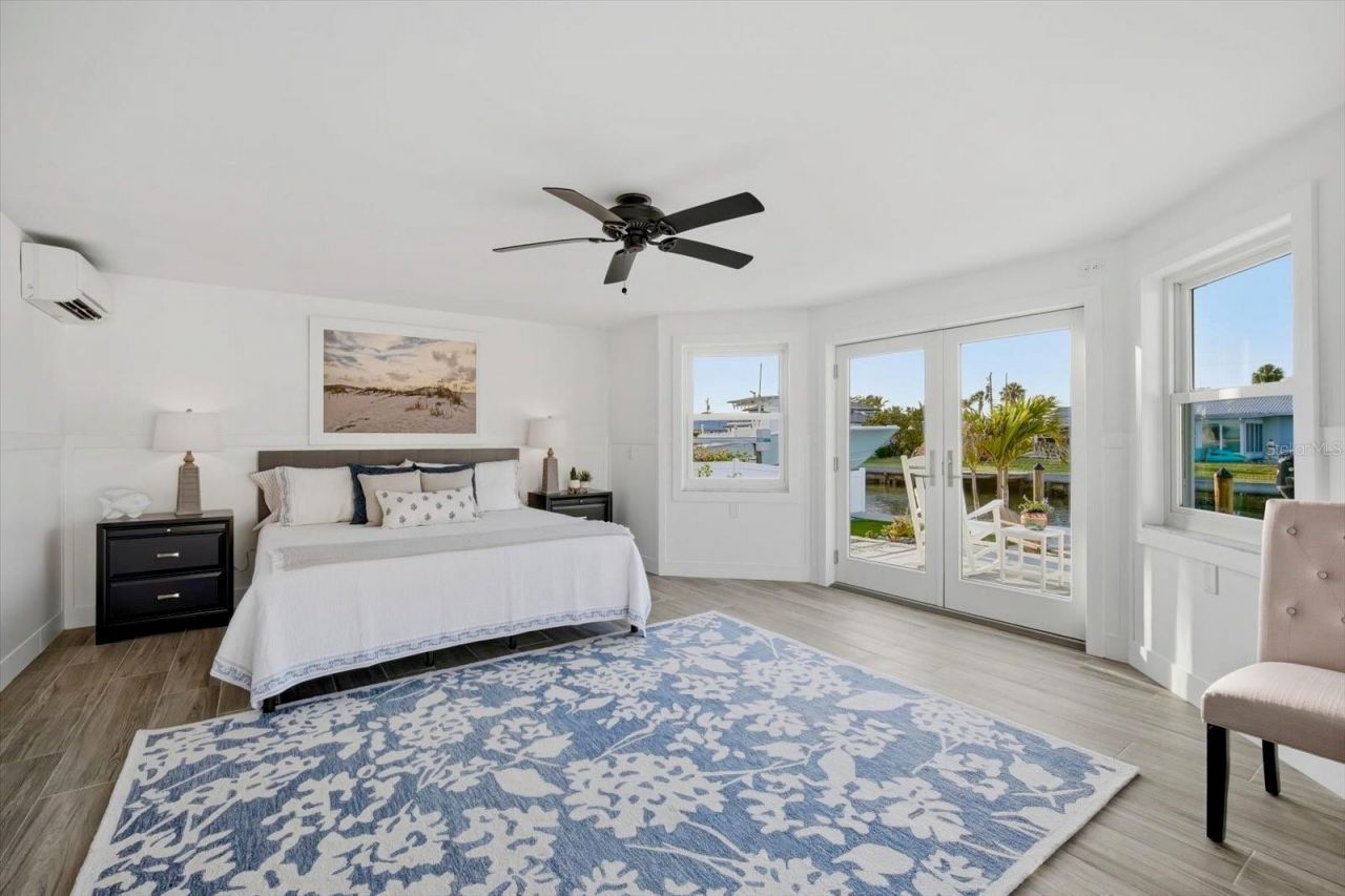 617 Dundee Lane, Holmes Beach, FL 34217 Photo