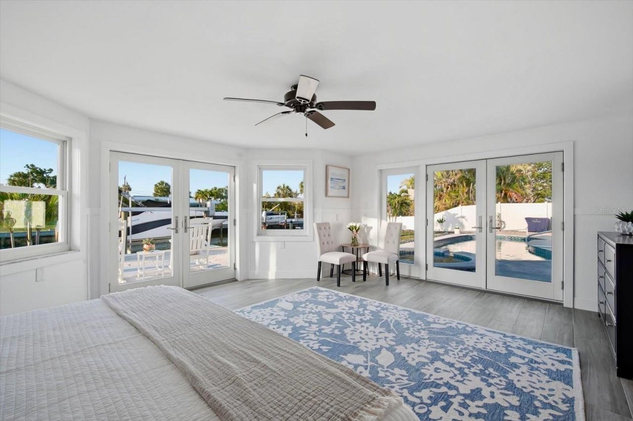 617 Dundee Lane, Holmes Beach, FL 34217 Photo