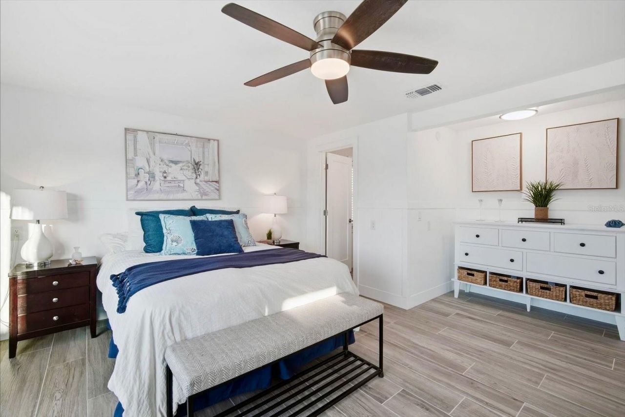 617 Dundee Lane, Holmes Beach, FL 34217 Photo
