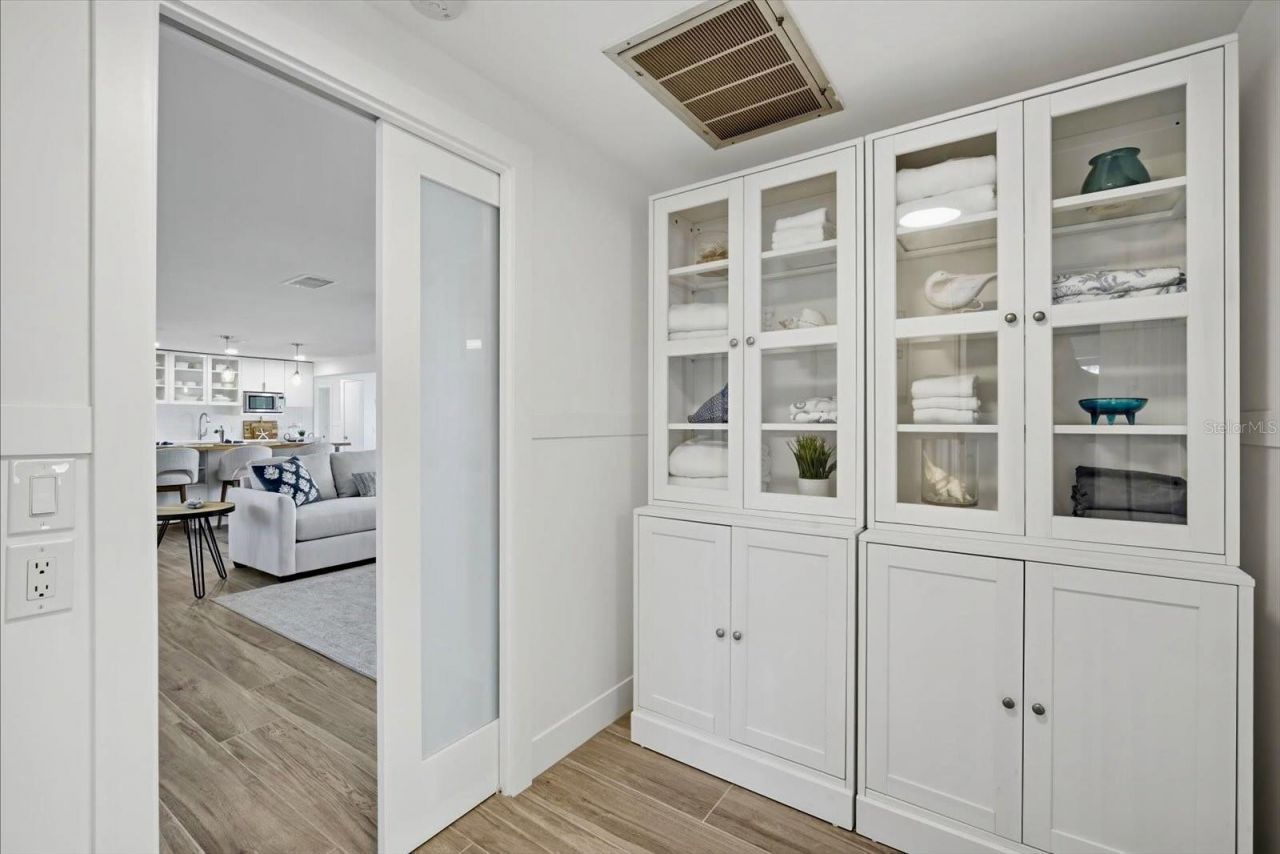 617 Dundee Lane, Holmes Beach, FL 34217 Photo