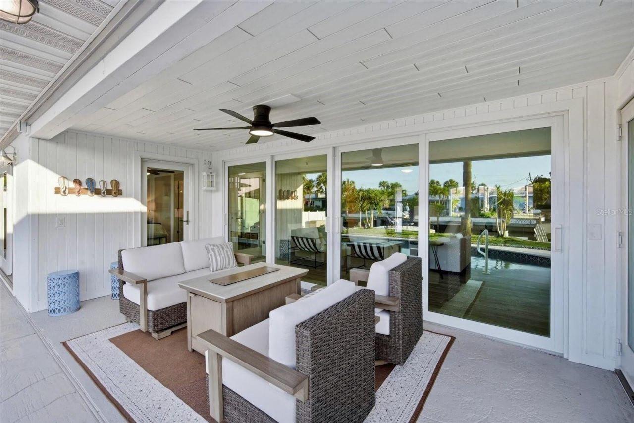 617 Dundee Lane, Holmes Beach, FL 34217 Photo
