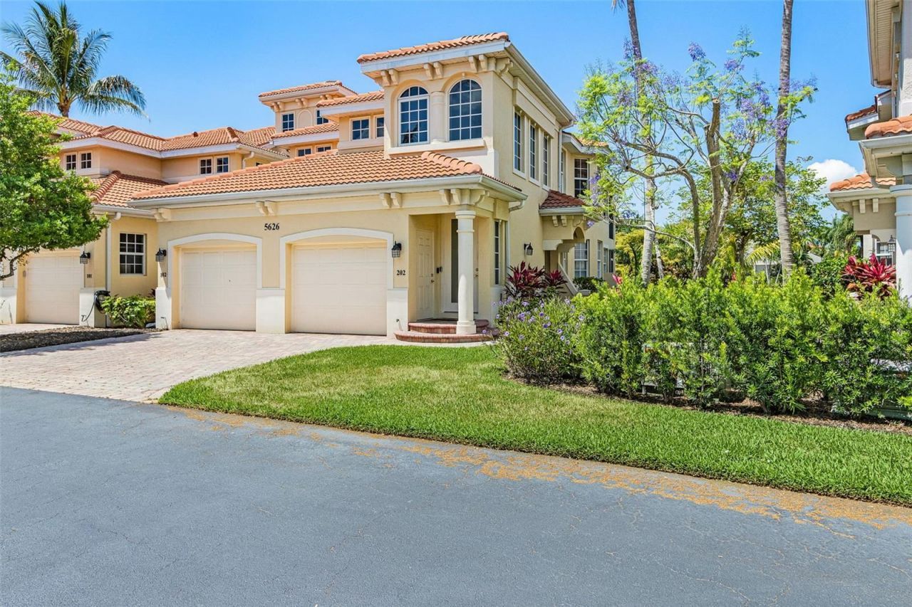 5626 Cape Harbour Drive, Unit 202, Cape Coral, FL 33914 Photo