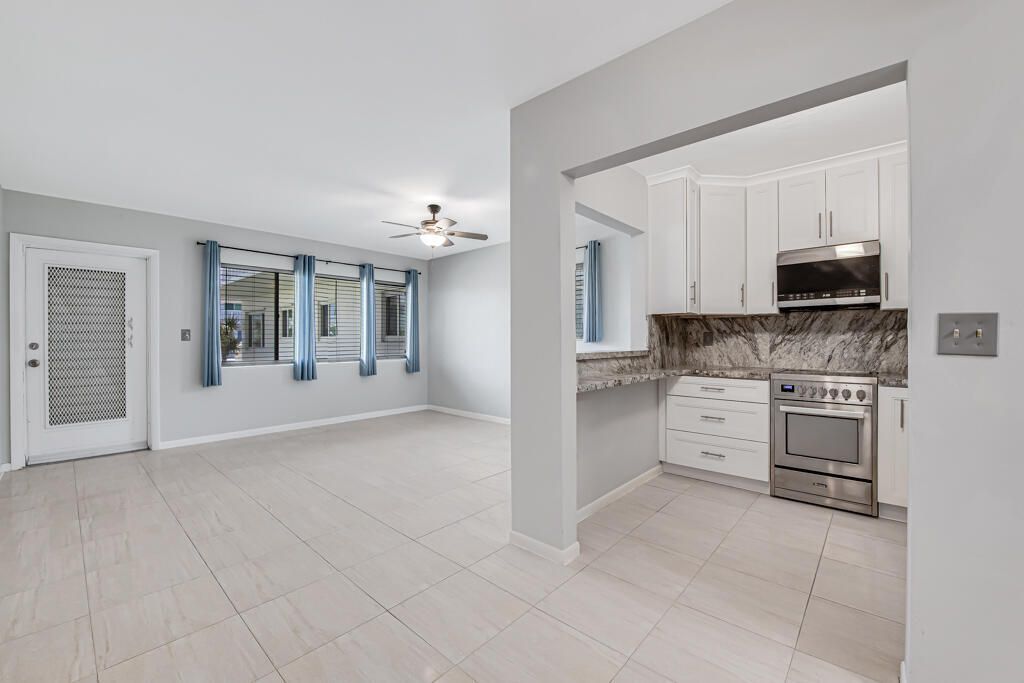 2004 Lake Osborne Drive, Unit 4, Lake Worth Beach, FL 33461 Photo