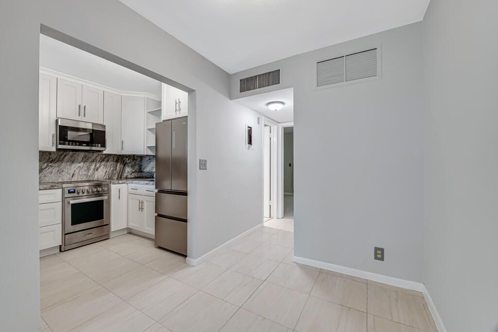 2004 Lake Osborne Drive, Unit 4, Lake Worth Beach, FL 33461 Photo