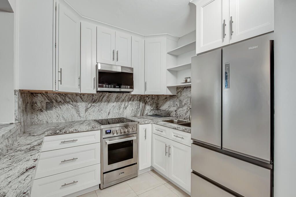 2004 Lake Osborne Drive, Unit 4, Lake Worth Beach, FL 33461 Photo