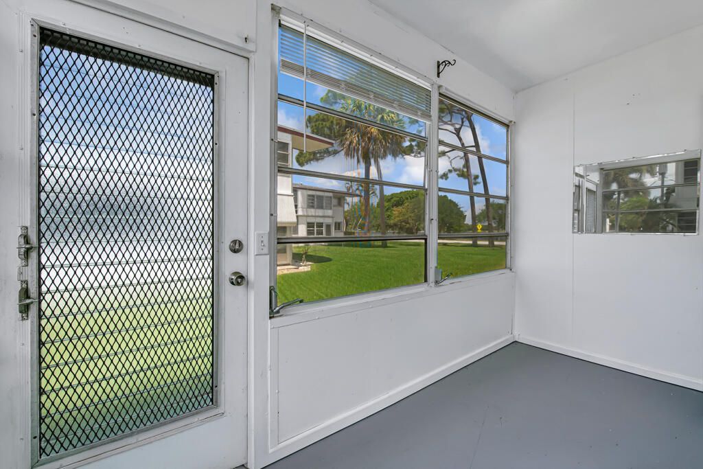 2004 Lake Osborne Drive, Unit 4, Lake Worth Beach, FL 33461 Photo
