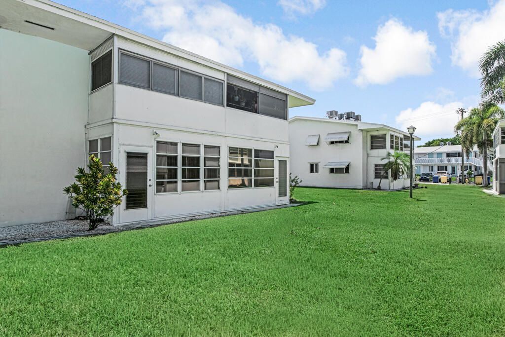 2004 Lake Osborne Drive, Unit 4, Lake Worth Beach, FL 33461 Photo