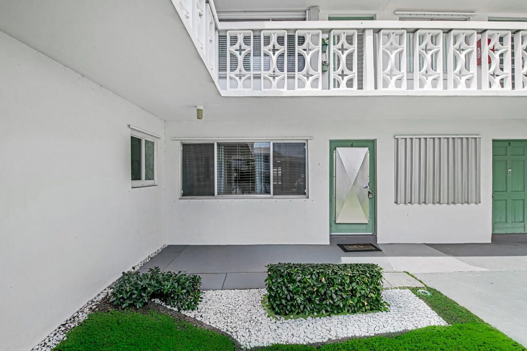 2004 Lake Osborne Drive, Unit 4, Lake Worth Beach, FL 33461 Photo