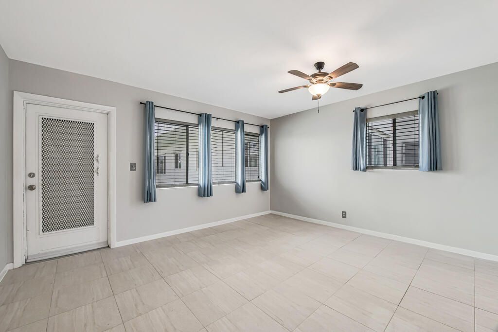 2004 Lake Osborne Drive, Unit 4, Lake Worth Beach, FL 33461 Photo
