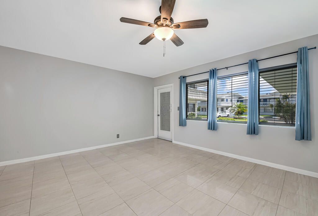 2004 Lake Osborne Drive, Unit 4, Lake Worth Beach, FL 33461 Photo