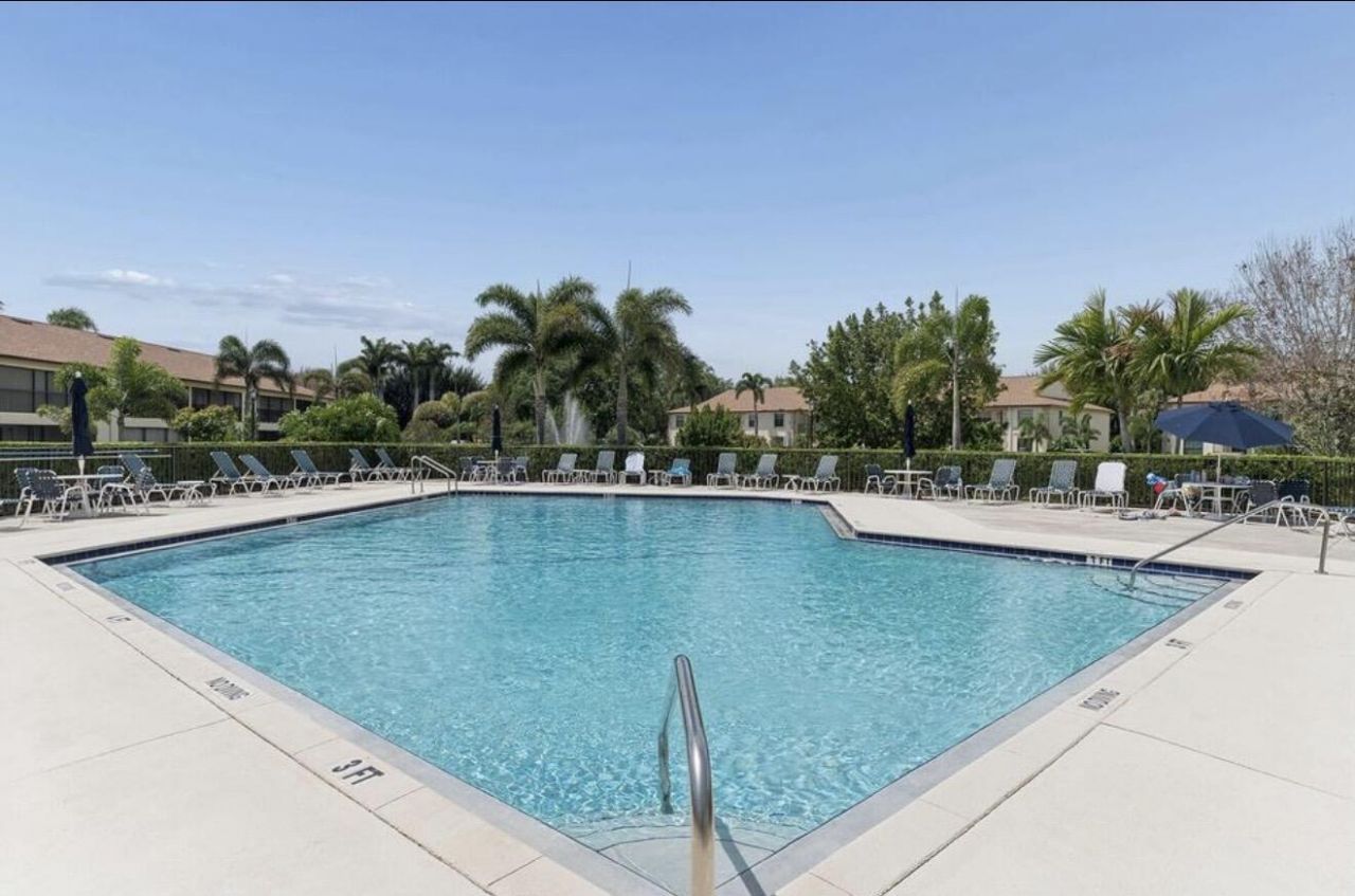 401 Pinecrest Circle, Unit F, Jupiter, FL 33458 Photo