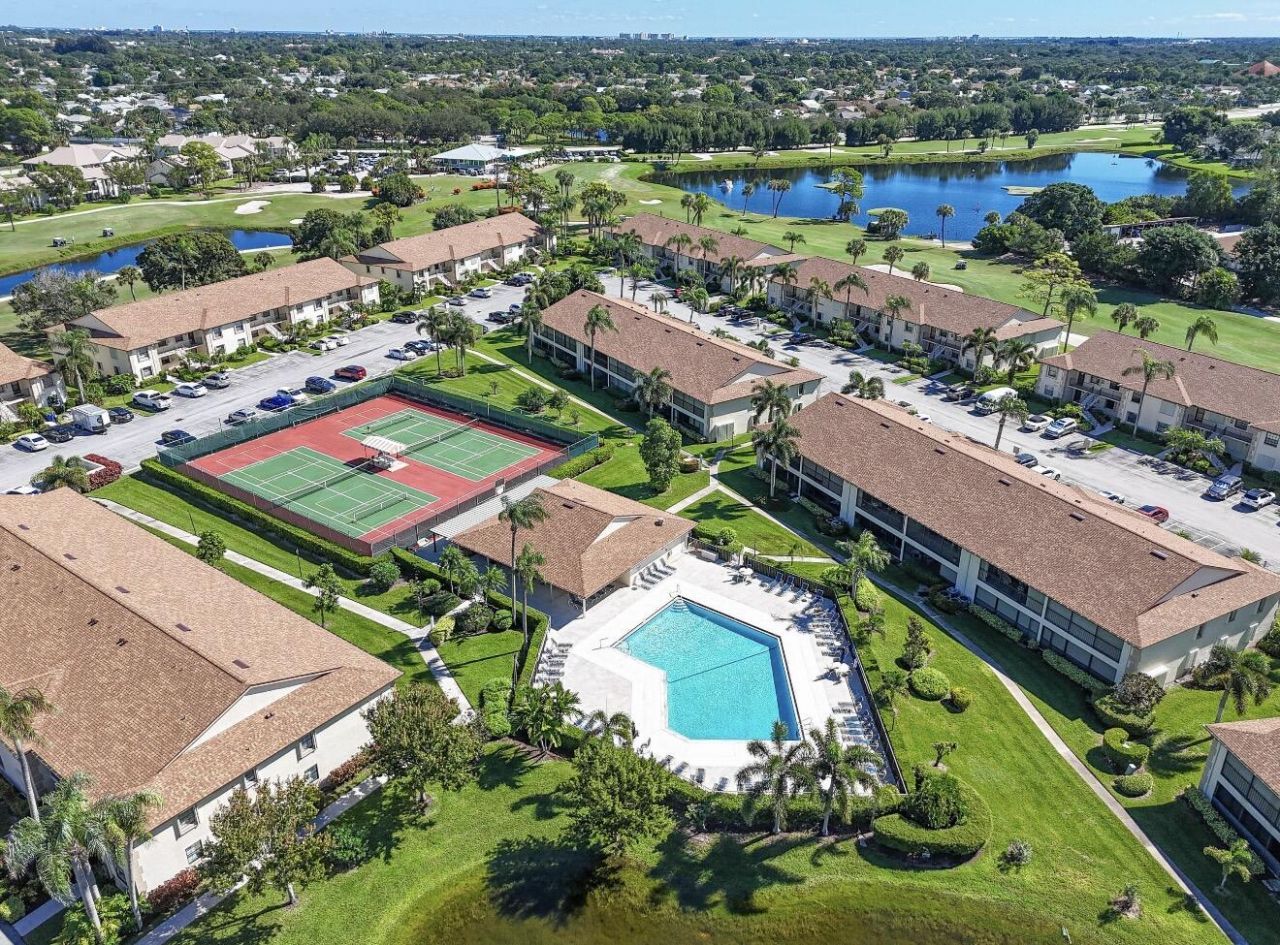 401 Pinecrest Circle, Unit F, Jupiter, FL 33458 Photo