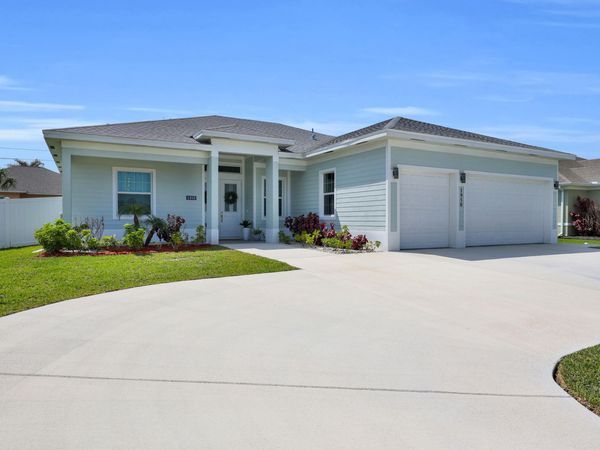 1950 SW Glendale Street, Port St. Lucie, FL 34987