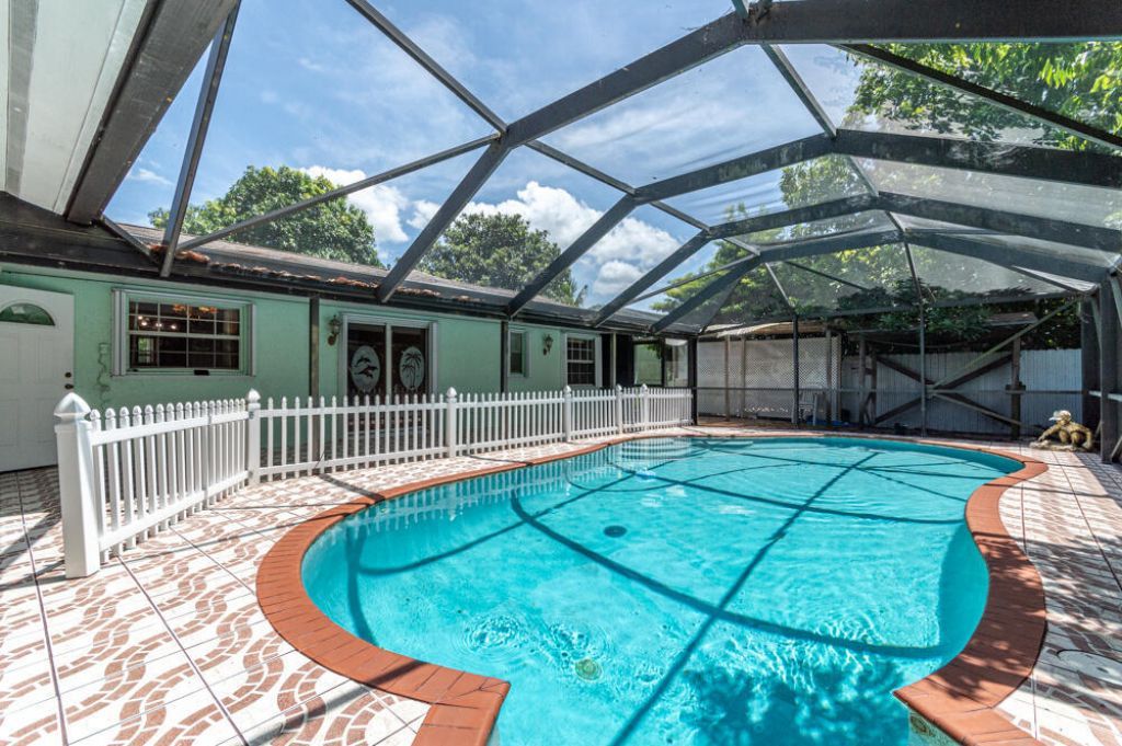 1045 Cameo Circle, West Palm Beach, FL 33417 Photo