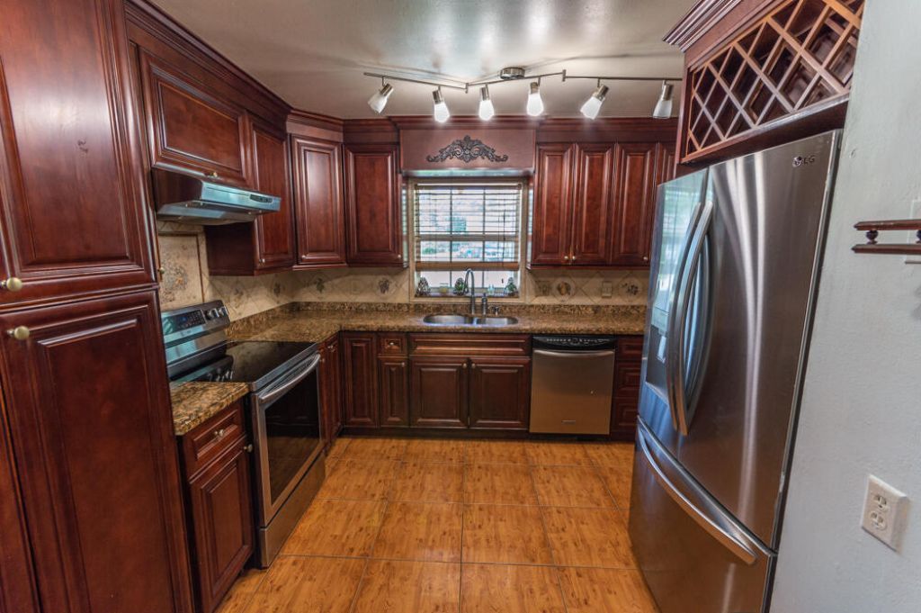 1045 Cameo Circle, West Palm Beach, FL 33417 Photo