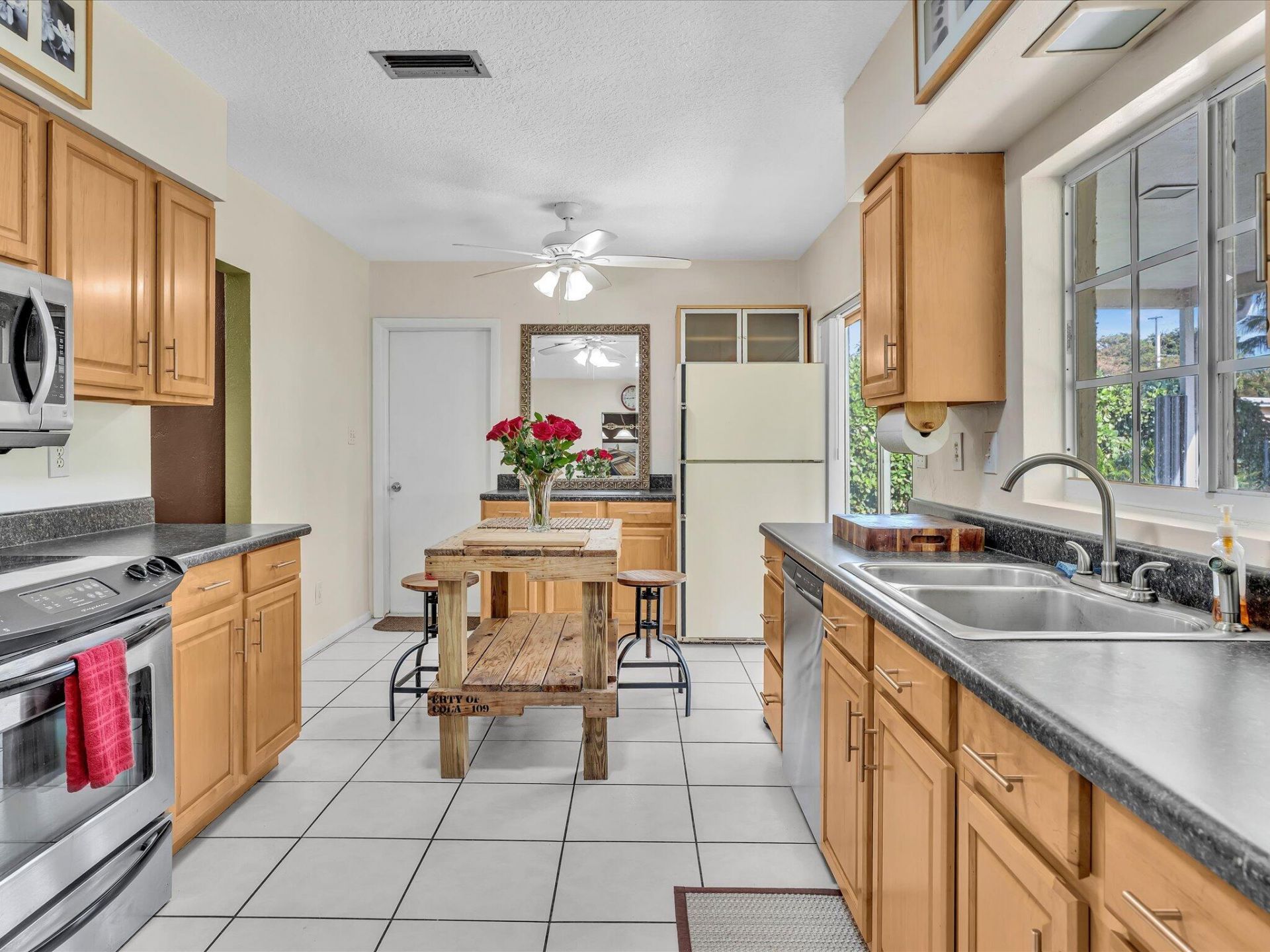 9603 NW 73rd Street, Tamarac, FL 33321 Photo
