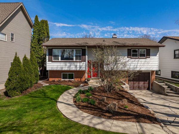 908 40th Street , Downers Grove, IL 60515
