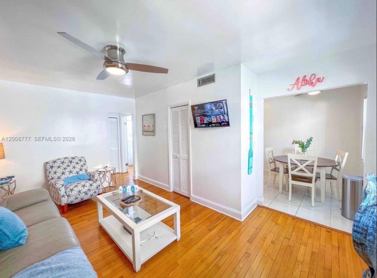 326 Wilson St , Unit 205, Hollywood, FL 33019 Photo