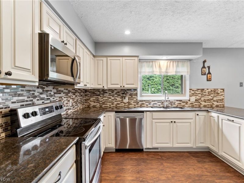 1941 Congress Lake Road, Mogadore, OH 44260 Photo 14