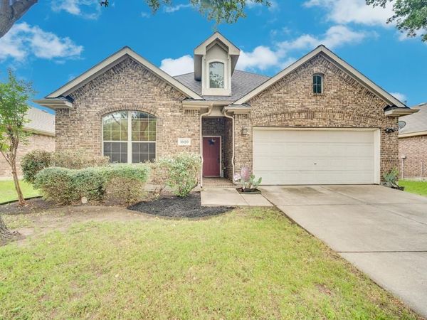 1020 Lake Hollow Drive, Little Elm, TX 75068