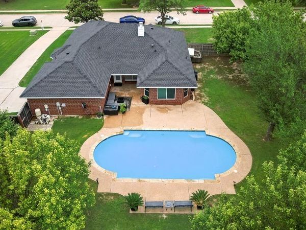 1130 High Knoll Drive, Midlothian, TX 76065