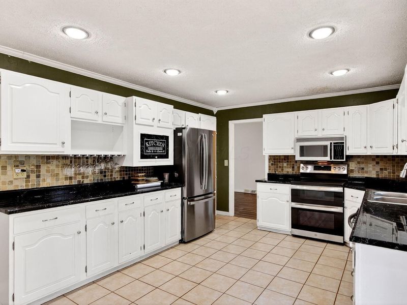 366 Hickory Drive, Marysville, OH 43040 Photo 12
