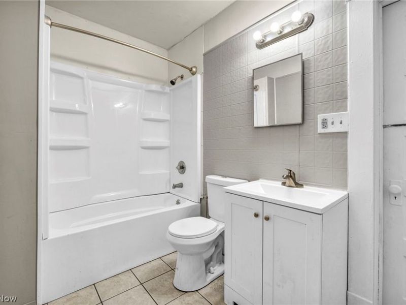6808 Lansing Avenue, Cleveland, OH 44105 Photo 36