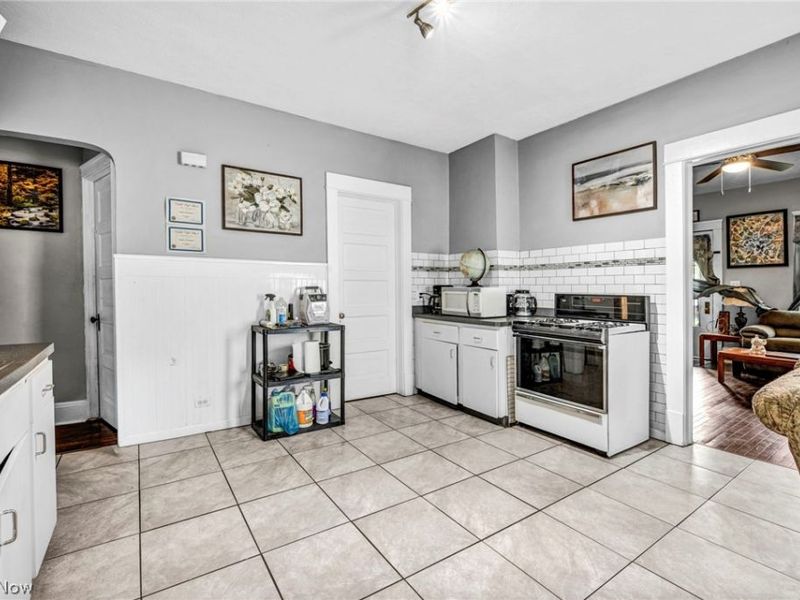 6808 Lansing Avenue, Cleveland, OH 44105 Photo 4