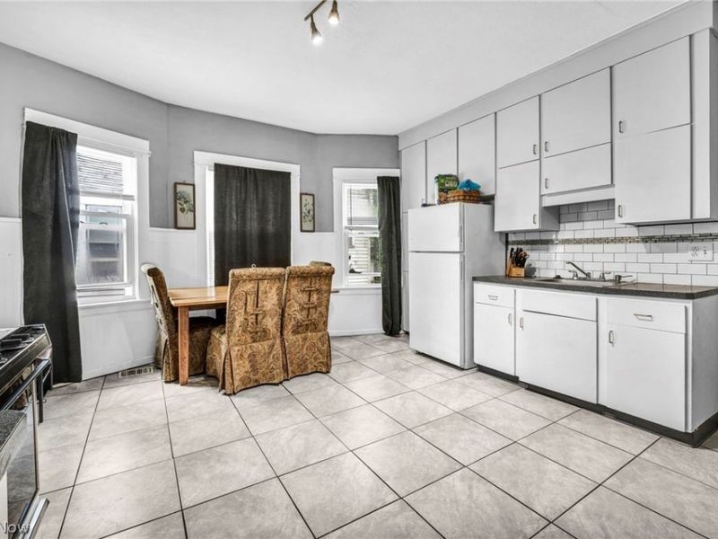 6808 Lansing Avenue, Cleveland, OH 44105 Photo 5