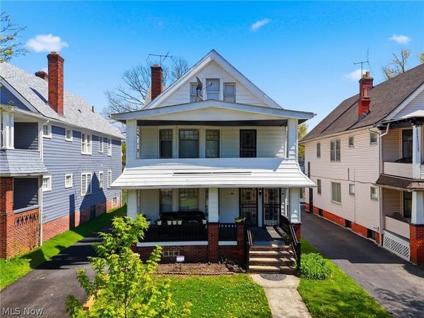 829 Helmsdale Road , Cleveland Heights, OH 44112