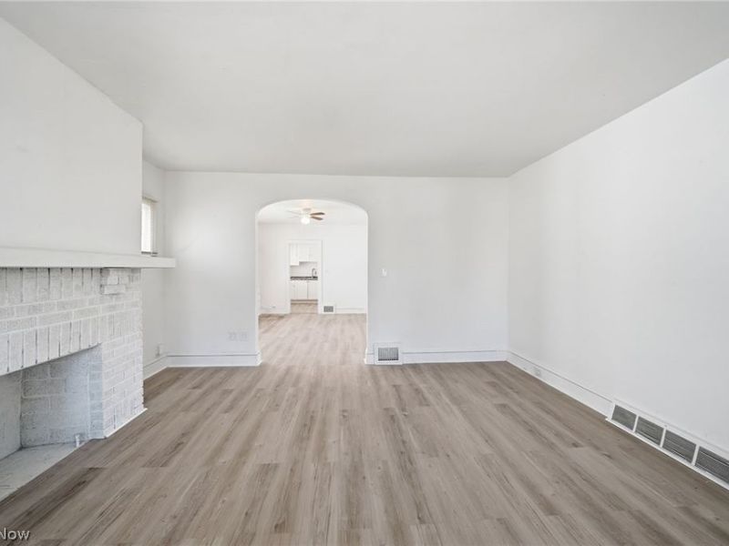 829 Helmsdale Road, Cleveland Heights, OH 44112 Photo 11