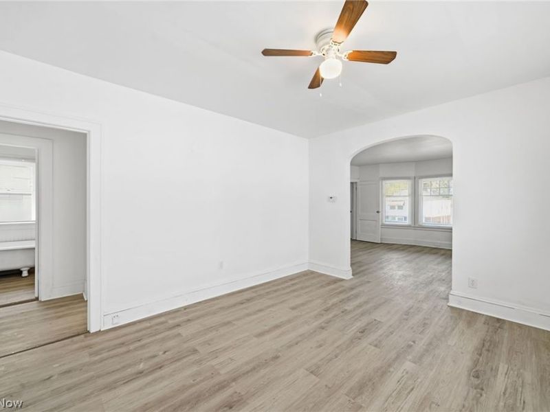 829 Helmsdale Road, Cleveland Heights, OH 44112 Photo 13