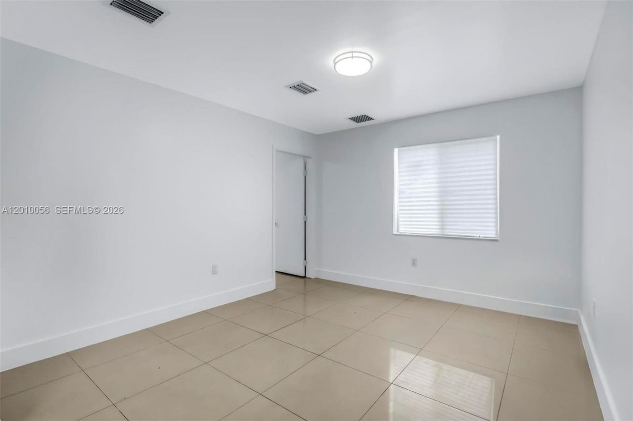 1180 NW 67th St , Unit 1, Miami, FL 33150 Photo
