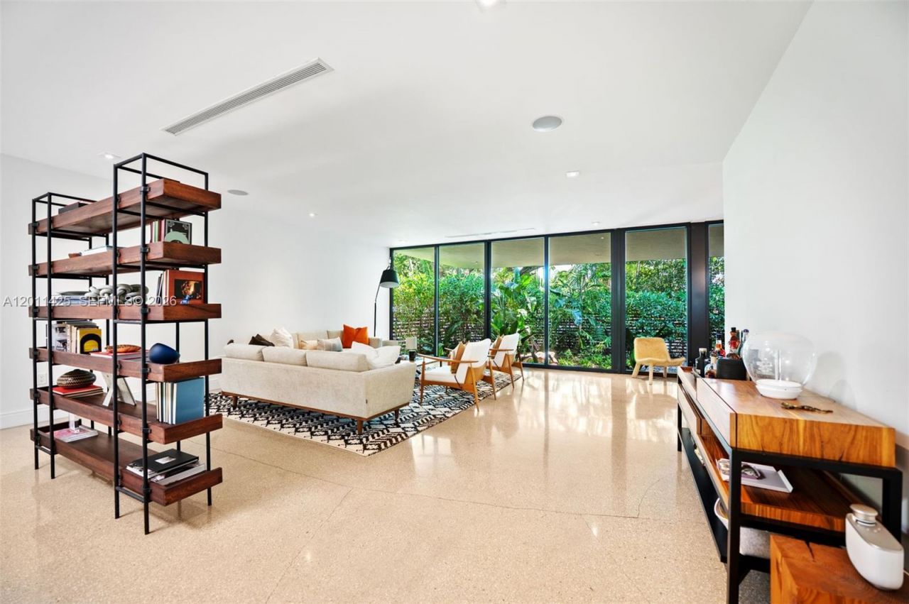 4045 Bonita Ave, Miami, FL 33133 Photo